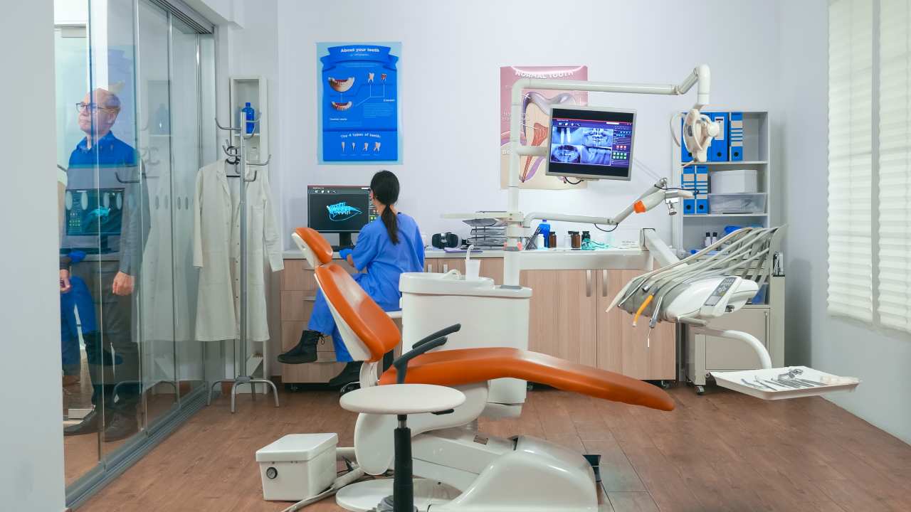 Discover the Value in a Whitening & Veneers Package Deal