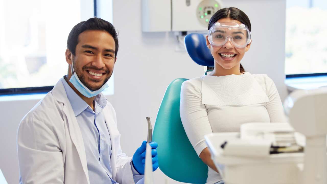Top Benefits of Visiting a Smile Transformation Dentist Today