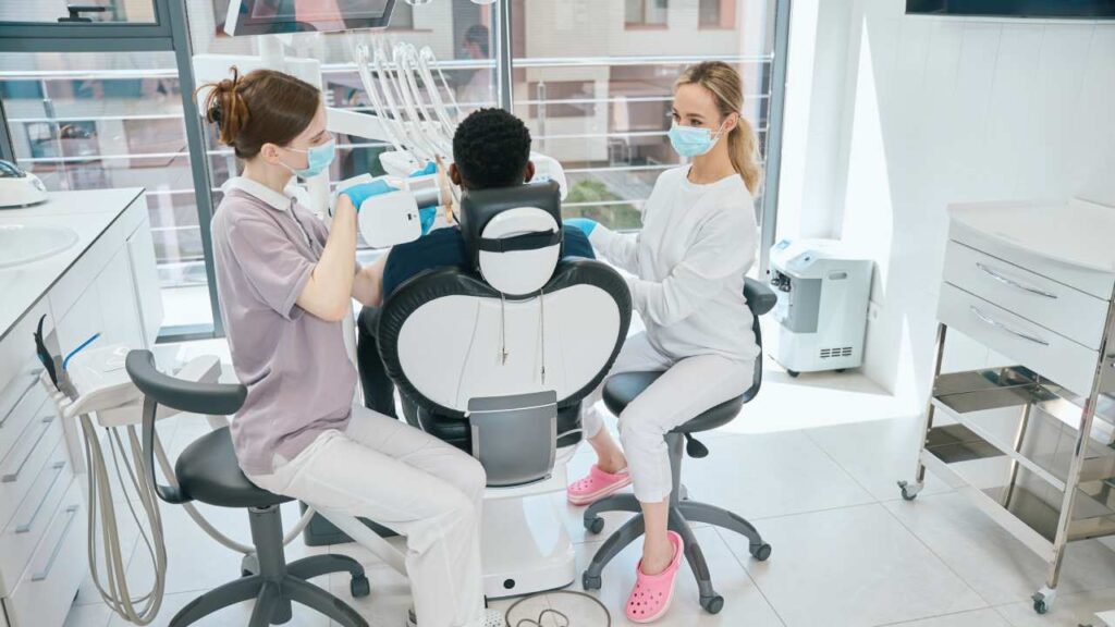 What You Need to Know About Teeth Whitening Huntersville